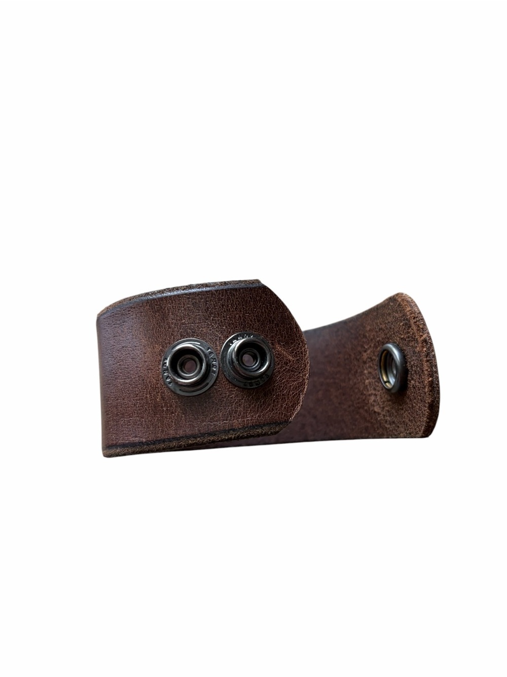 Brown leather cuff bracelet with cross design. Snap closure - Picture 3 of 8